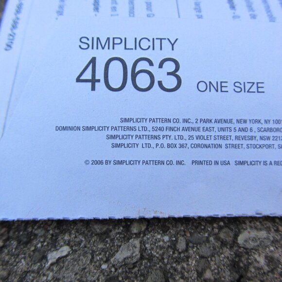 simplicity 4063 sewing pattern 2006 stuffed dragons (CL96) - Picture 10 of 10